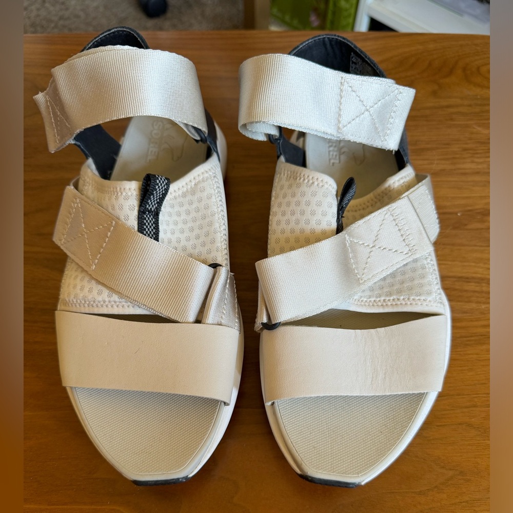 Sorel Women's Kinetic Impact Sandals Fawn size 8 EUC